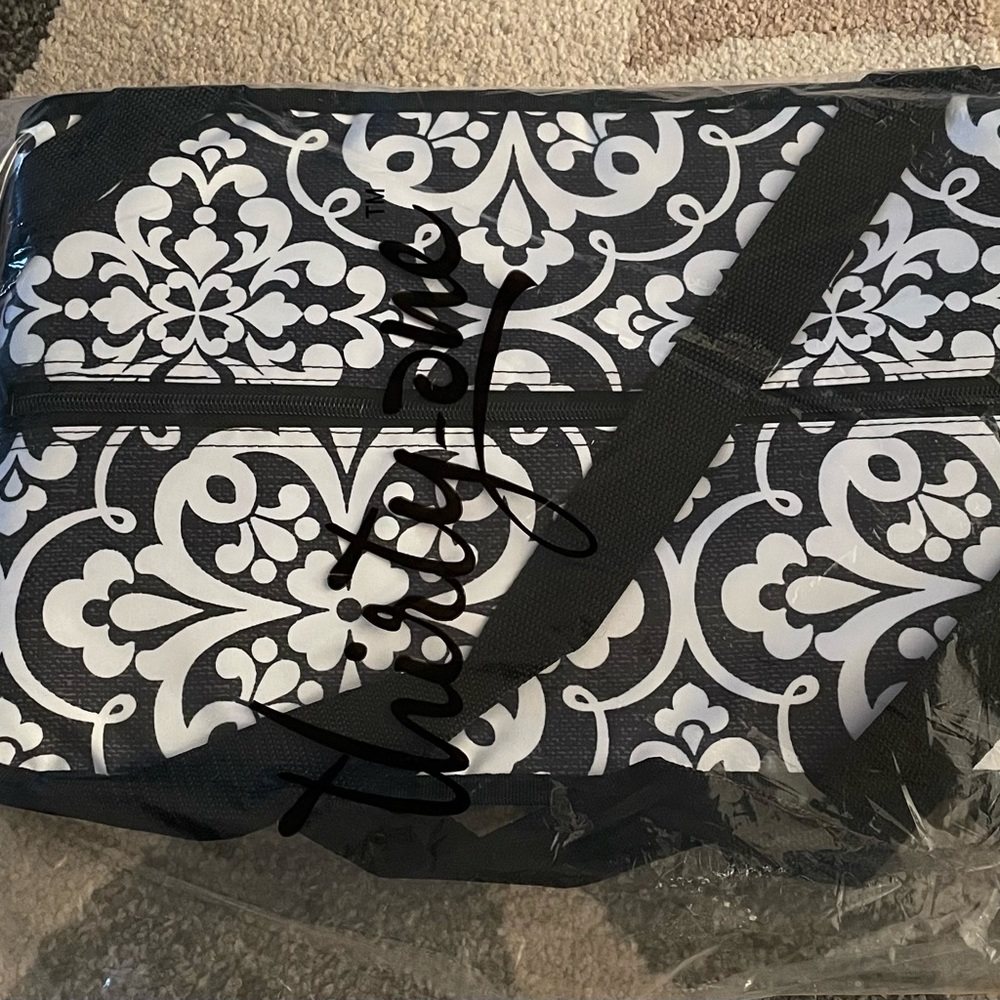 Thirty One Market Place Thermal - Medallion Medley - brand new